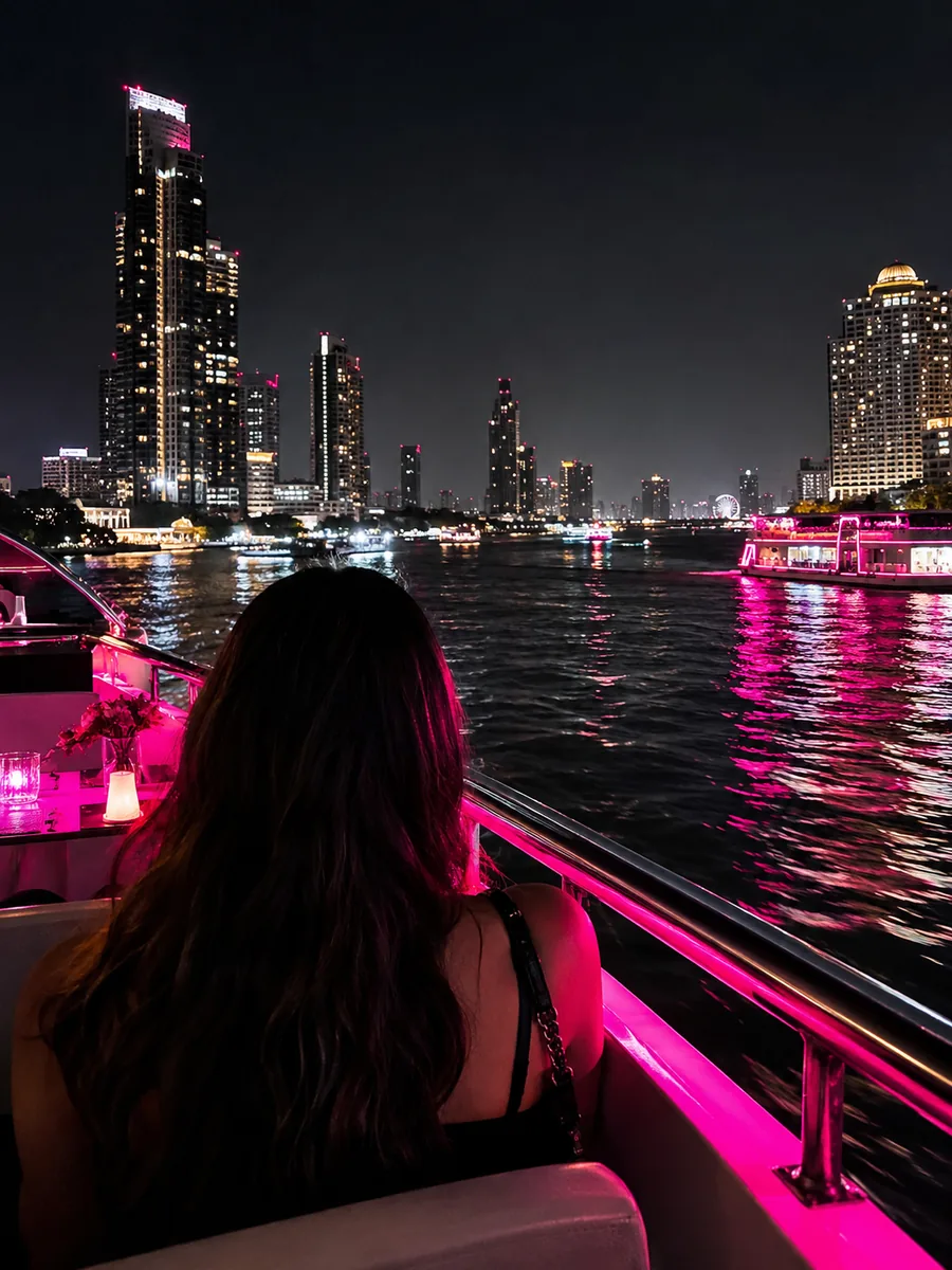 Chao Phraya River dinner cruises and boat tours